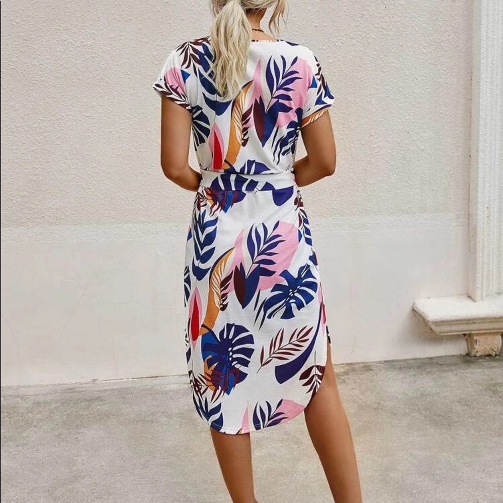 Casual Notched Neck Leaf Print Belted Dress - dress - Picture 4 of 9